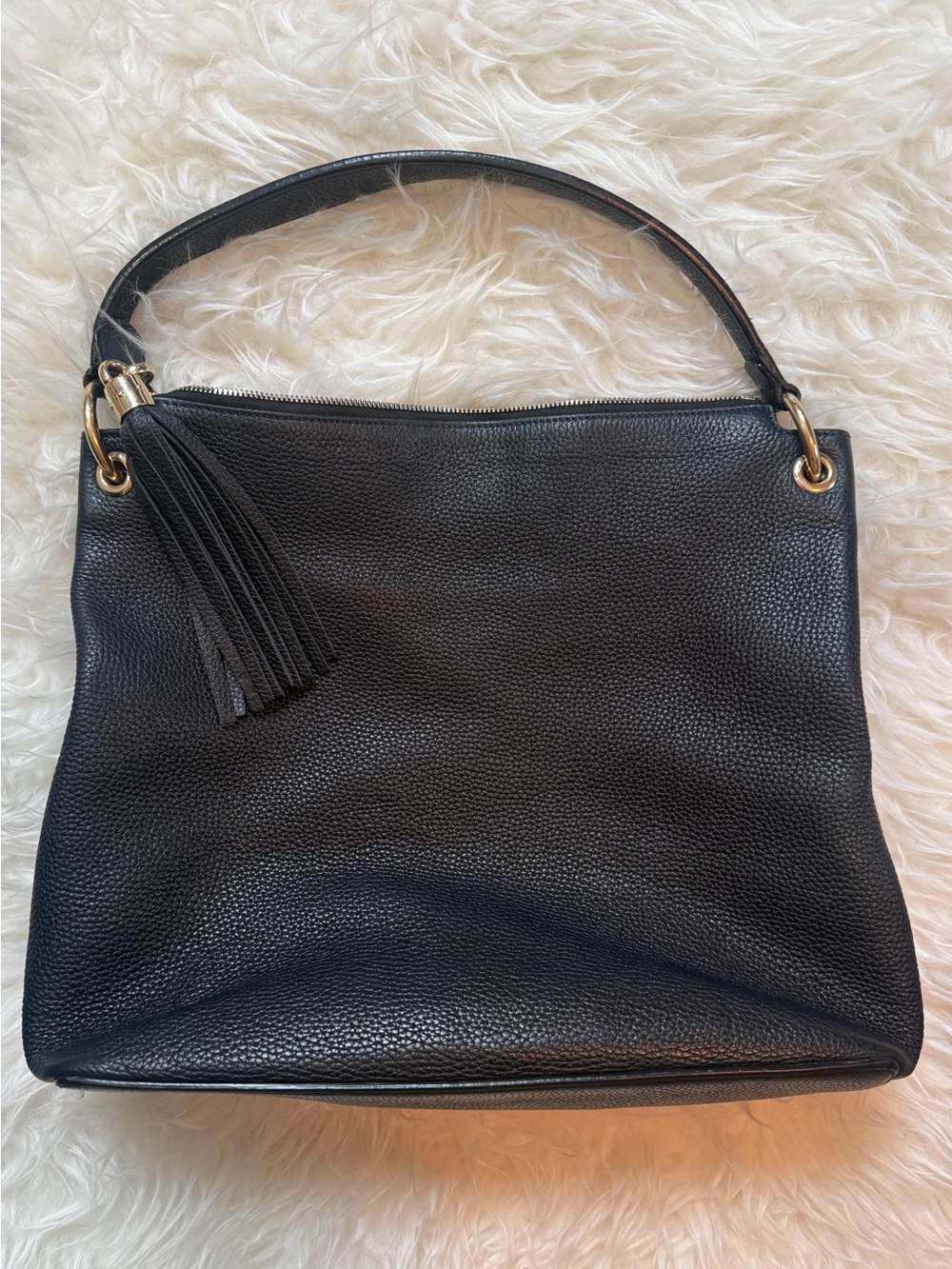 Gucci Black Pebbled Leather Shoulder Bag with Tassel - Picture 3 of 11